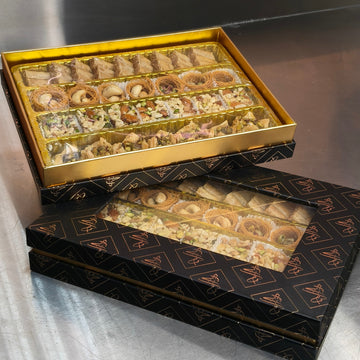 بقلاوة متوسطة (علبة سوداء) ٥٠٠ غرام ± ٣٪ 